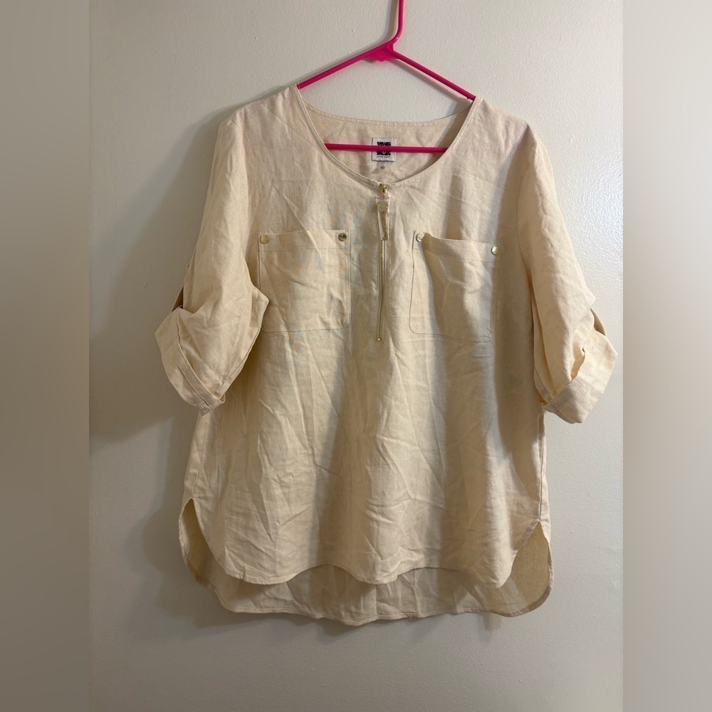 ANNE KLEIN Tassel Zip Popover
Rolled Sleeve Top Size Large in Linen Cream